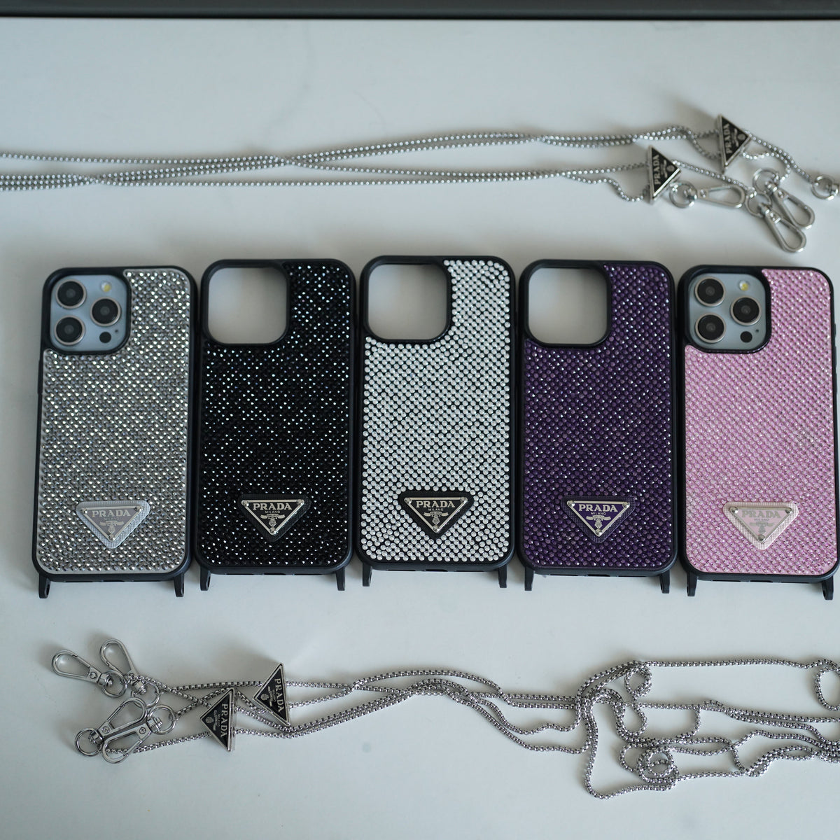 Funda de iPhone con bandolera de diamantes de lujo