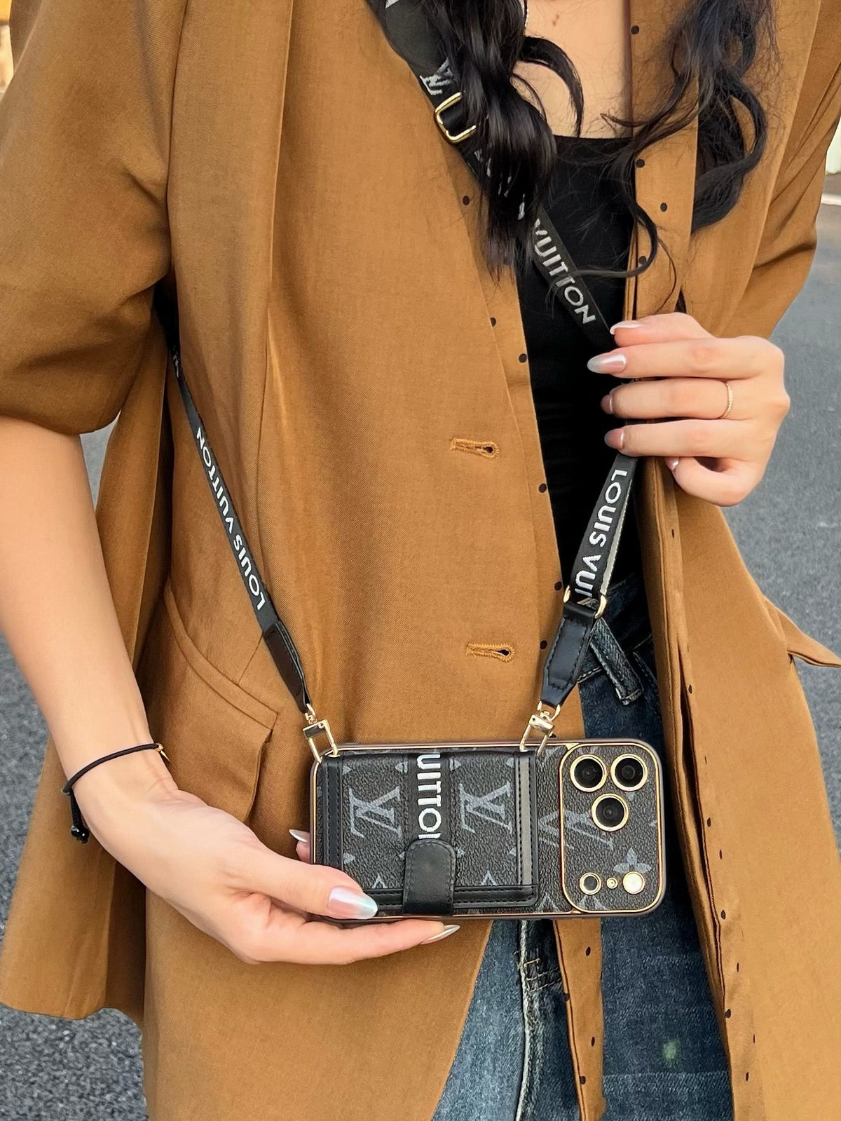Funda para teléfono con monograma vintage, bolsillo y correa desmontable