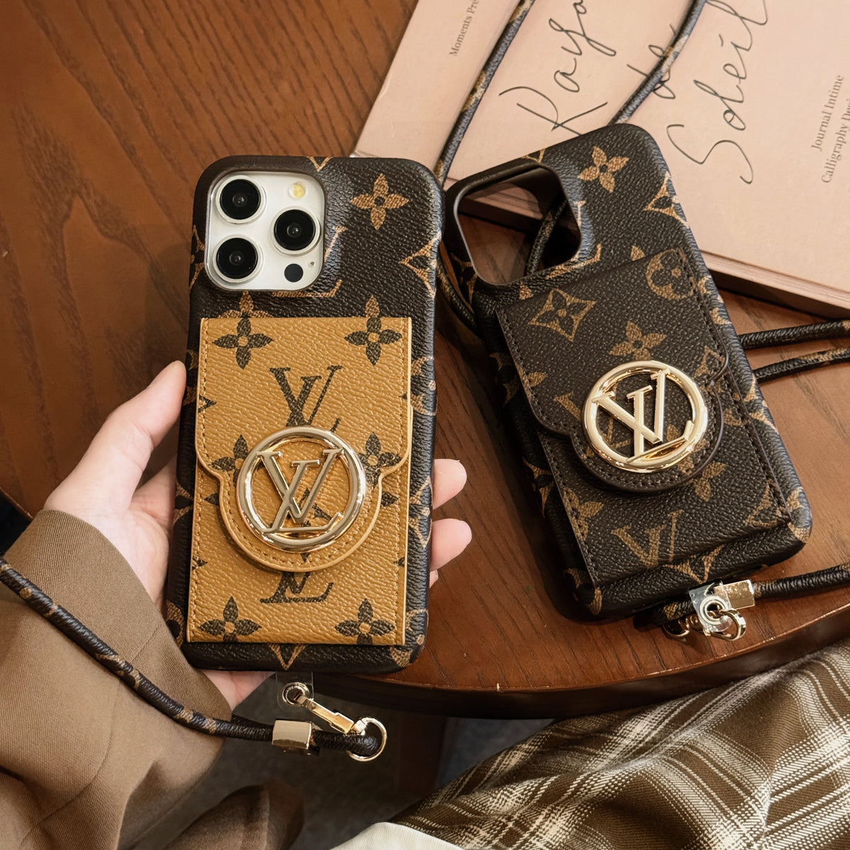 Funda de lujo para iPhone con cadena y tarjetero