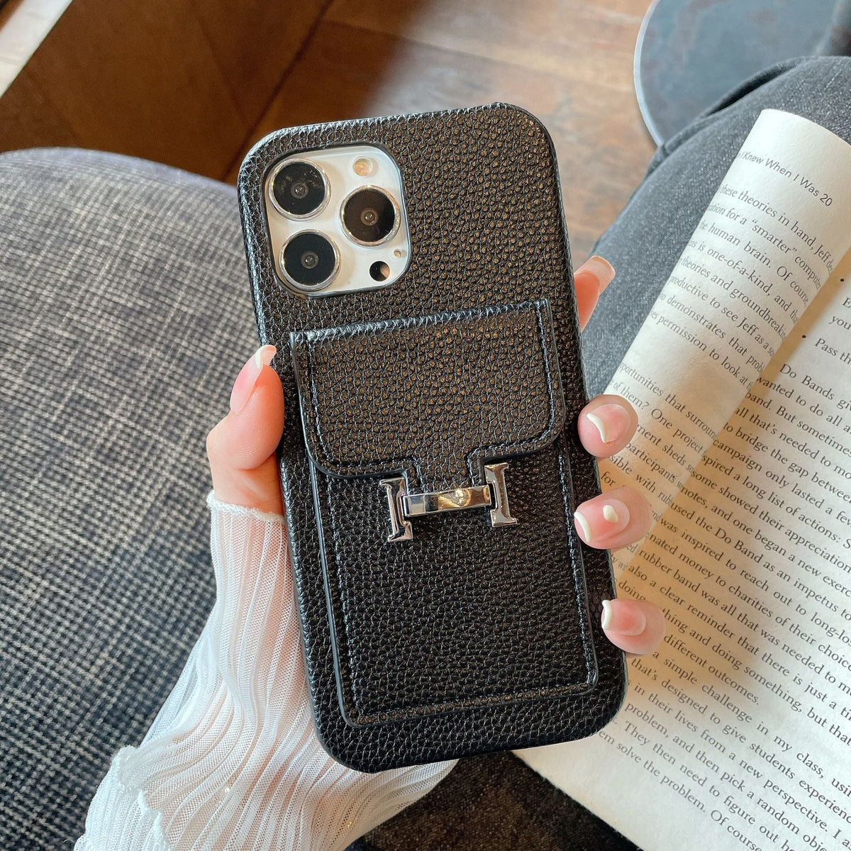 H-korthållare iPhone-fodral i läder
