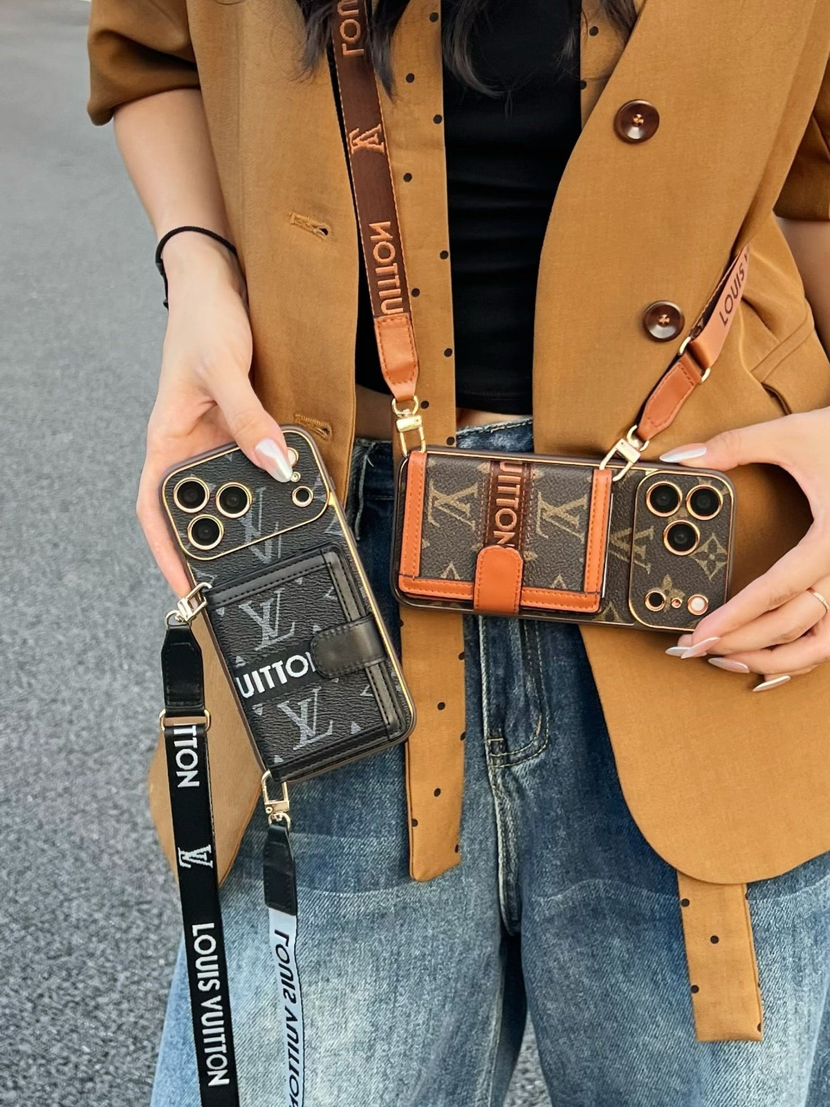 Funda para teléfono con monograma vintage, bolsillo y correa desmontable