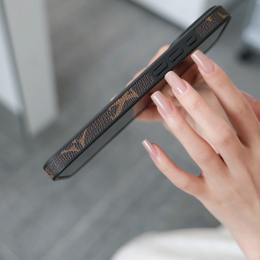 Funda MagSafe clásica de cuero para iPhone