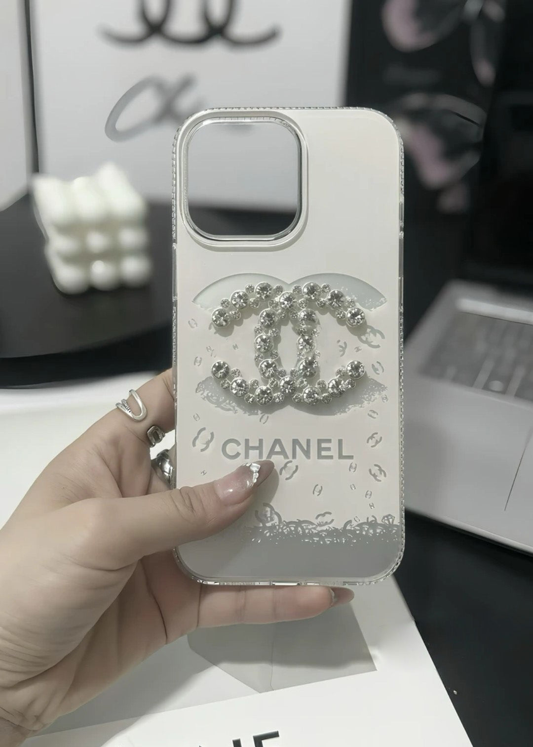 Elegant lyxig kristall iPhone-fodral med armbandsrem