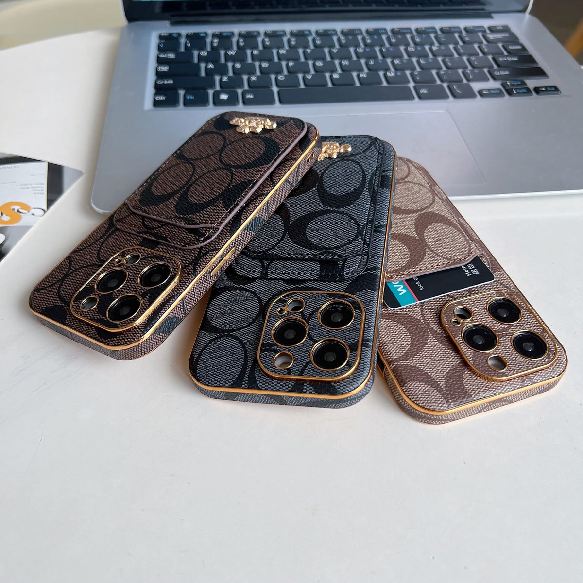 Funda clásica para iPhone con tarjetero Café -KB241651