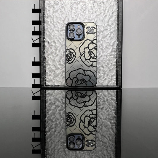 CAMELLIA-INSPIRERAD IPHONE-FODRAL MED UNIK DESIGN