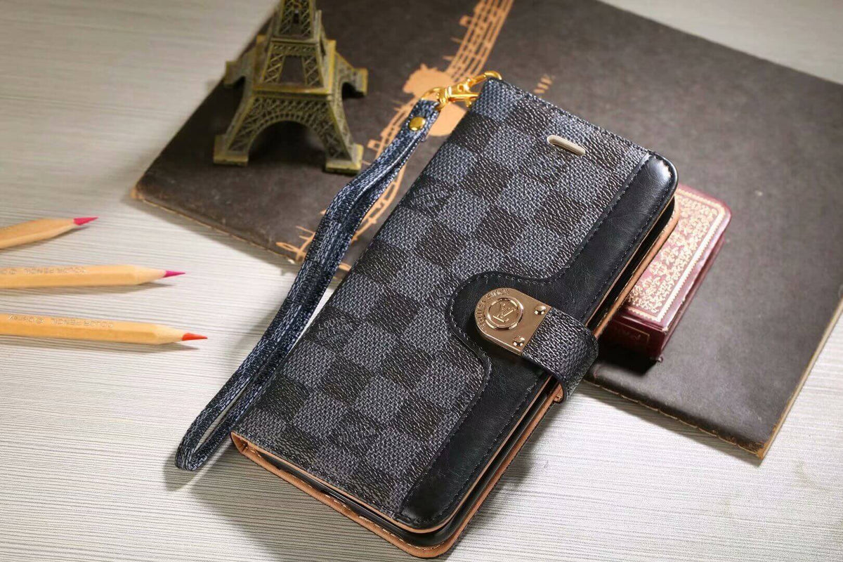 Funda tipo billetera de lujo con monograma para iPhone - Tablero de ajedrez negro