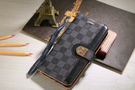 Funda tipo billetera de lujo con monograma para iPhone - Tablero de ajedrez negro